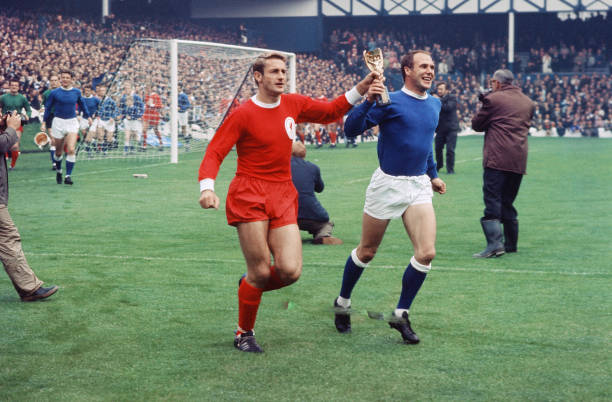 通過加強 通過加強